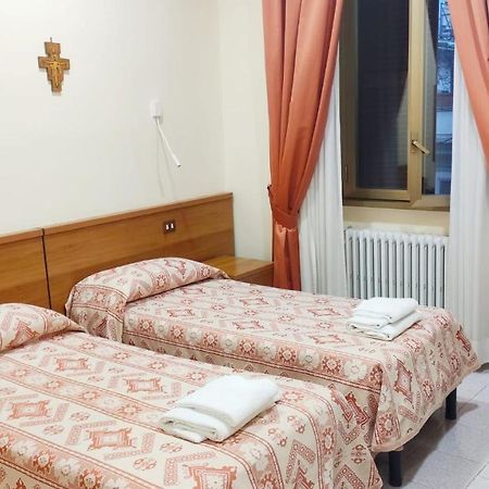 Suore Concezioniste Missionarie - Carmen Salles Roma B&B 외부 사진