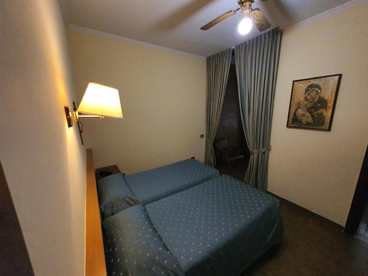 Suore Concezioniste Missionarie - Carmen Salles Roma B&B 외부 사진