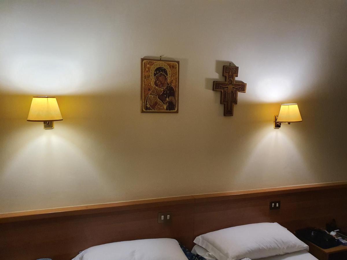 Suore Concezioniste Missionarie - Carmen Salles Roma B&B 외부 사진