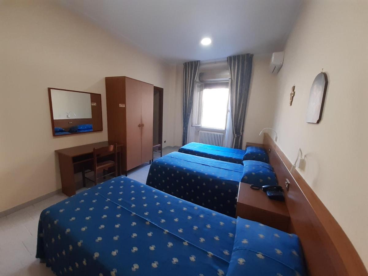 Suore Concezioniste Missionarie - Carmen Salles Roma B&B 외부 사진