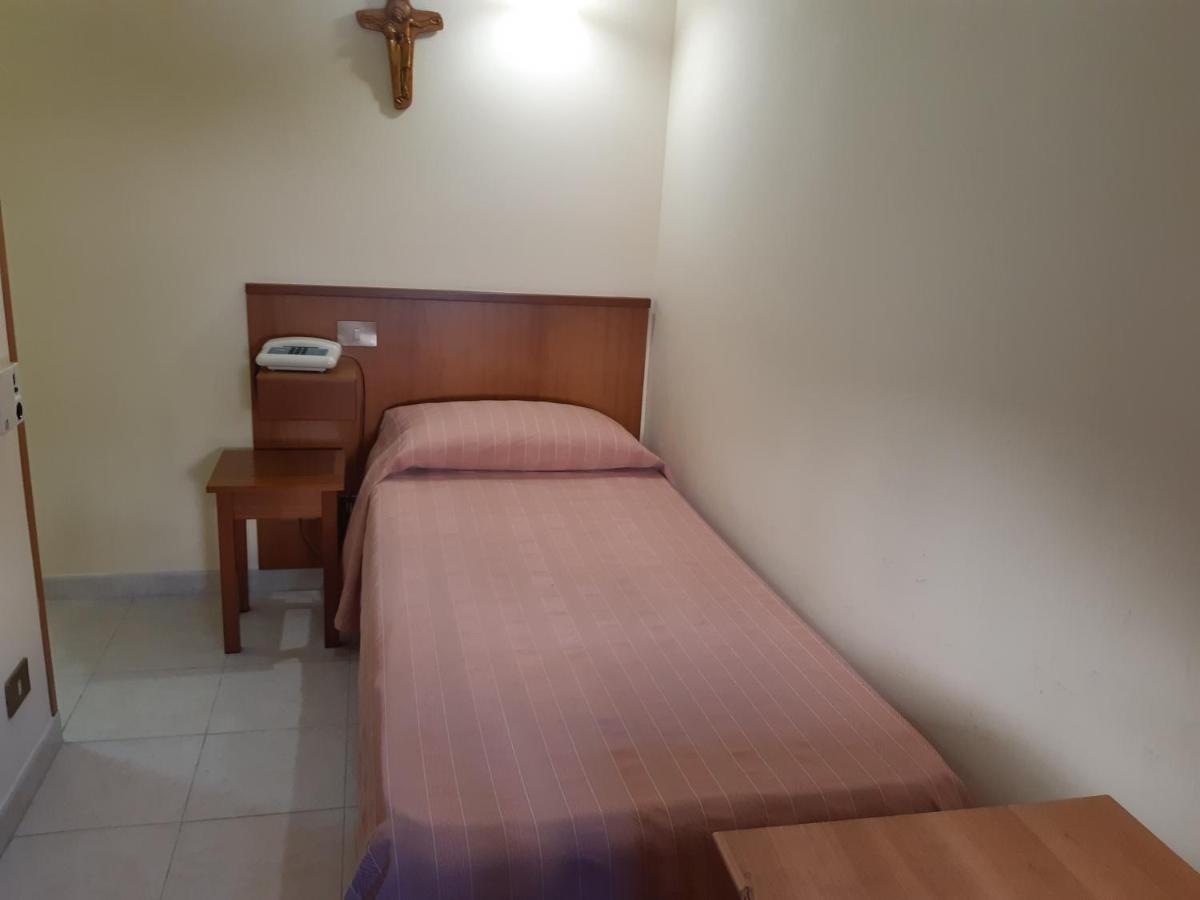 Suore Concezioniste Missionarie - Carmen Salles Roma B&B 외부 사진